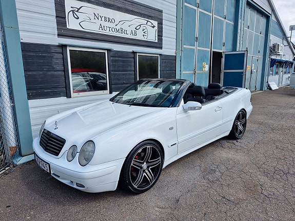 Mercedes-Benz CLK200 6 of 9