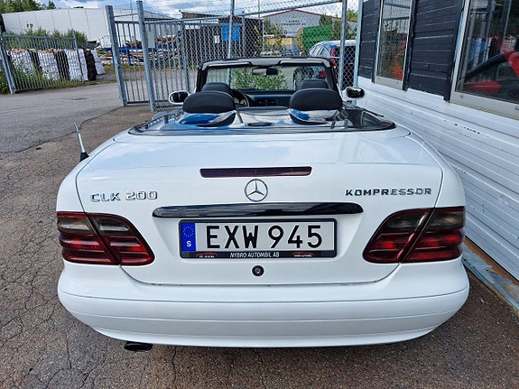 Mercedes-Benz CLK200 9 of 9