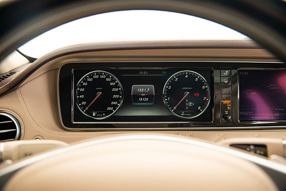 Mercedes-Benz S600 24 of 30