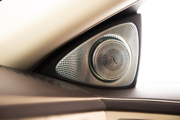 Mercedes-Benz S600 28 of 30