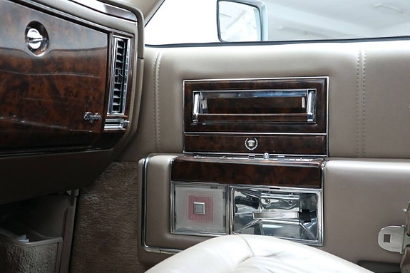 Cadillac Brougham 17 of 21