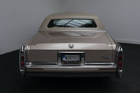 Cadillac Brougham 9 of 21
