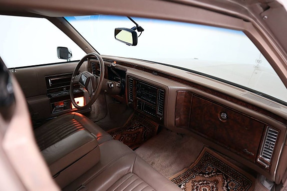 Cadillac Brougham 19 of 21