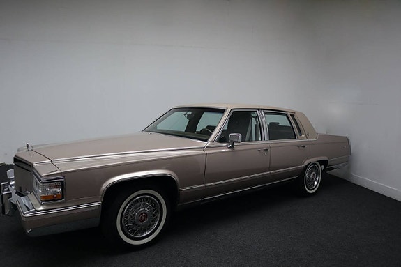 Cadillac Brougham 3 of 21