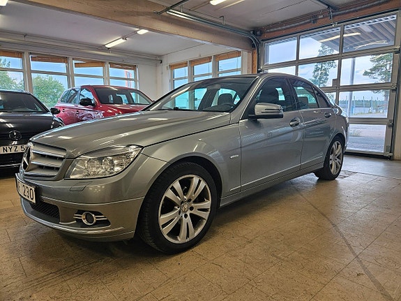 Mercedes-Benz C180 3 of 5