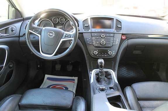 Opel Insignia 4 of 4