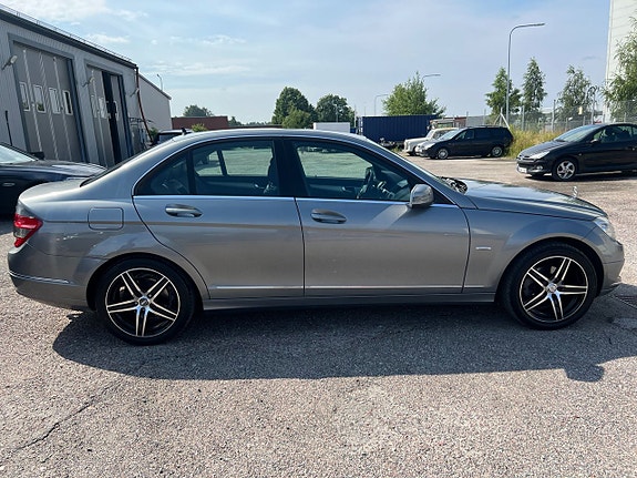 Mercedes-Benz C180 14 of 18