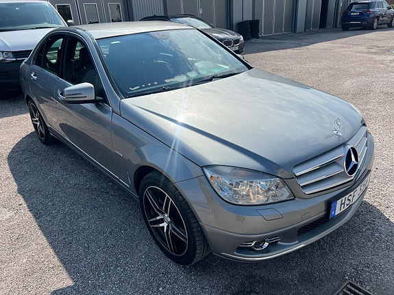 Mercedes-Benz C180 16 of 18