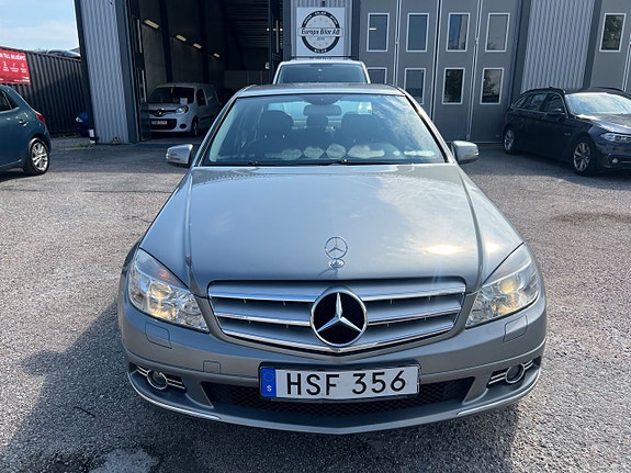Mercedes-Benz C180 2 of 5