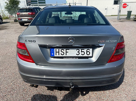 Mercedes-Benz C180 12 of 18