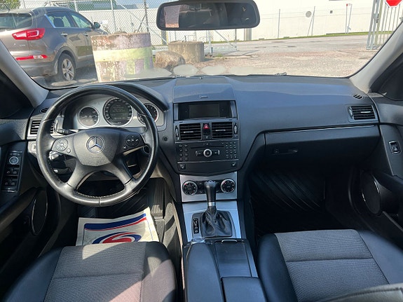 Mercedes-Benz C180 5 of 5