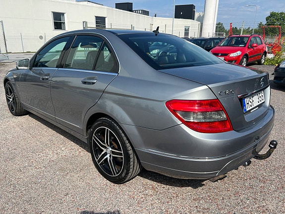 Mercedes-Benz C180 10 of 18