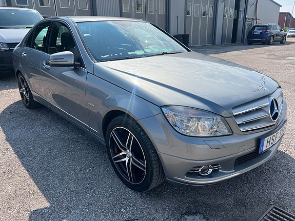 Mercedes-Benz C180 17 of 18