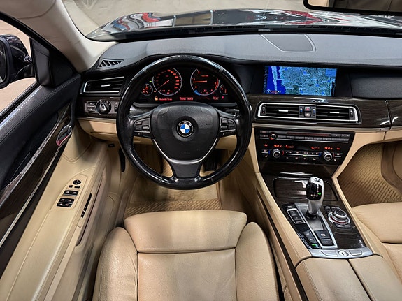 BMW 730 15 of 27