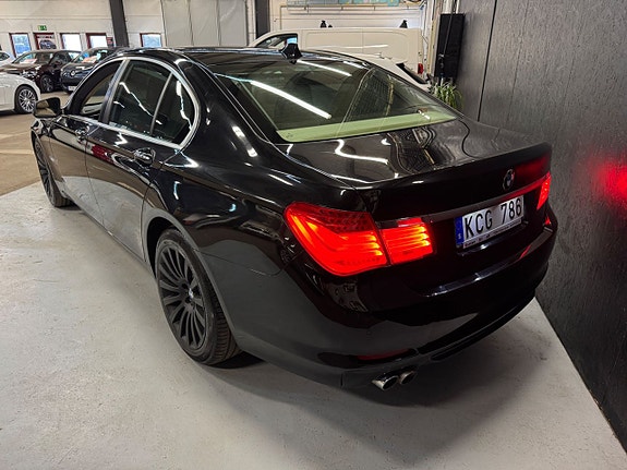 BMW 730 3 of 5
