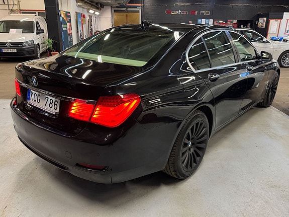 BMW 730 4 of 5