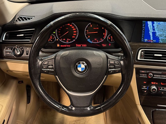 BMW 730 16 of 27