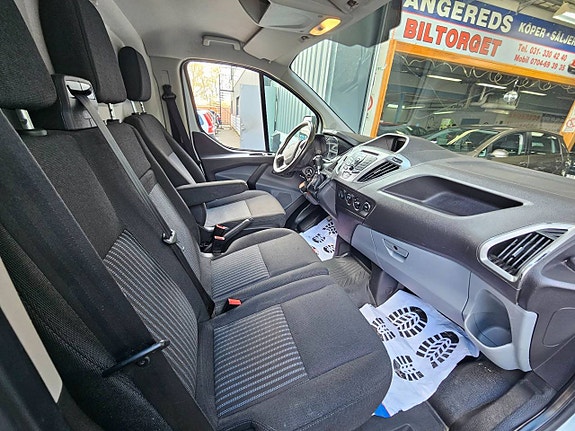 Ford Transit Custom 9 of 12