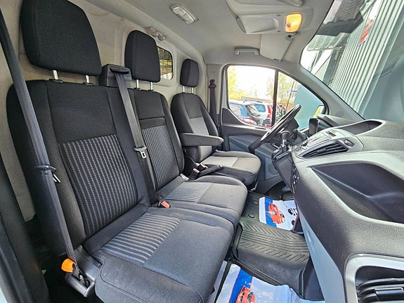 Ford Transit Custom 10 of 12