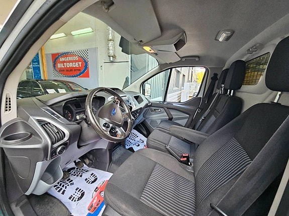Ford Transit Custom 11 of 12