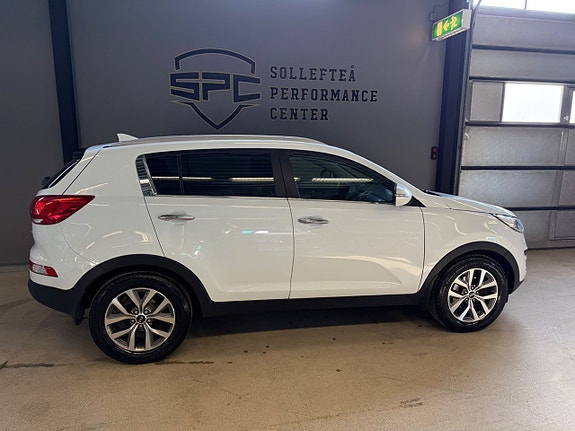Kia Sportage 2 of 5