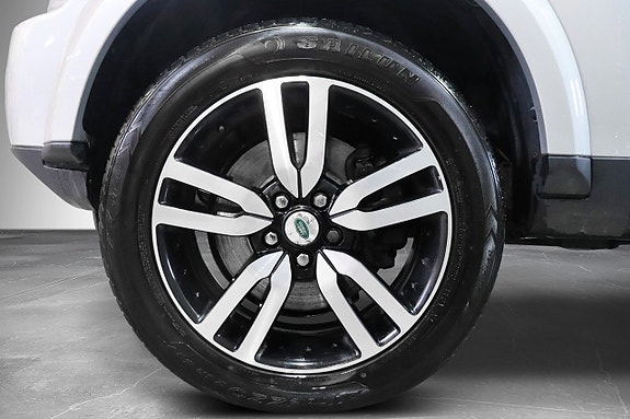 Land Rover Discovery 4 9 of 24