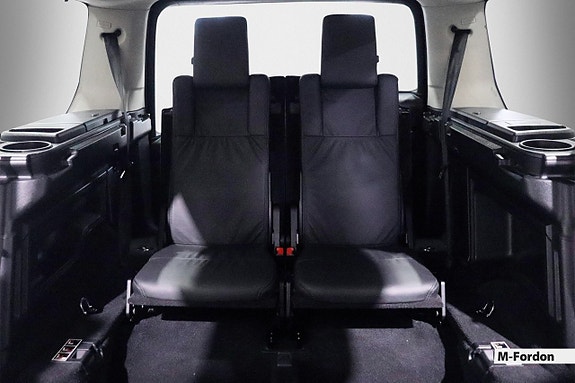 Land Rover Discovery 4 13 of 24