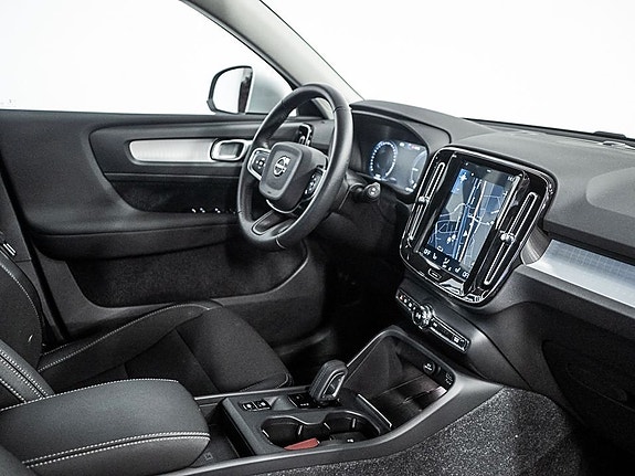 Volvo XC40 6 of 6