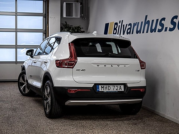Volvo XC40 3 of 5