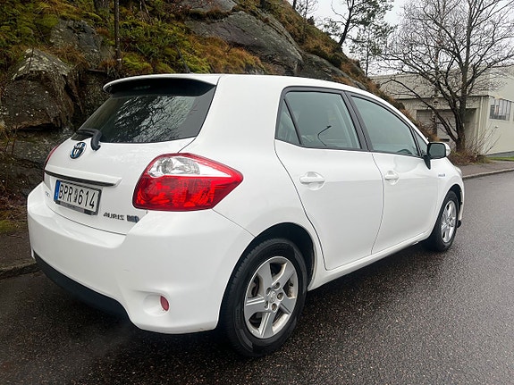 Toyota Auris 3 of 5