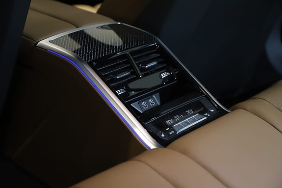 BMW M8 15 of 15