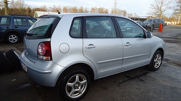 Volkswagen Polo 8 of 21
