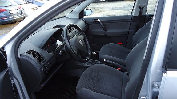 Volkswagen Polo 13 of 21