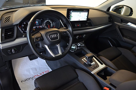 Audi Q5 2 of 5