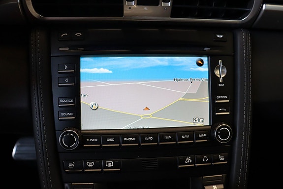 Porsche 911 Carrera 4S 10 of 12
