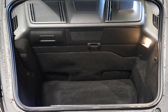 Porsche 911 Carrera 4S 9 of 12