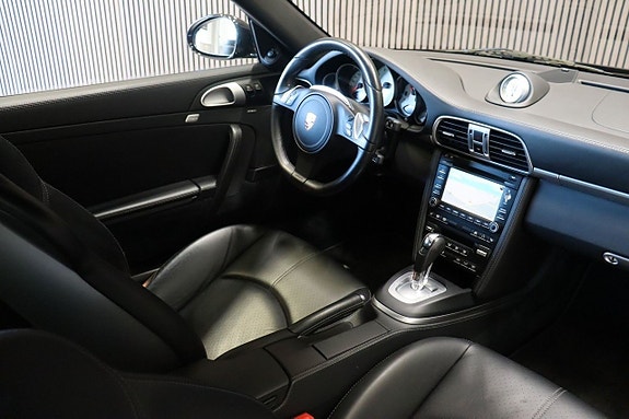 Porsche 911 Carrera 4S 5 of 13