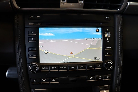 Porsche 911 Carrera 4S 10 of 13