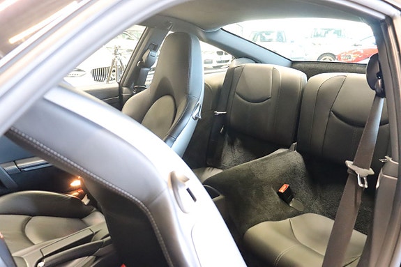 Porsche 911 Carrera 4S 8 of 12