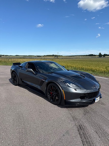 Chevrolet Corvette 2 of 5