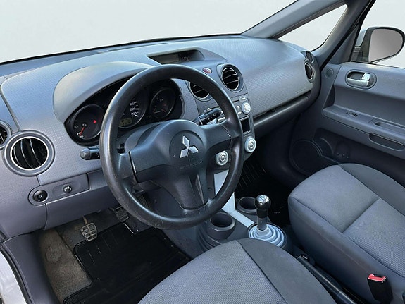 Mitsubishi Colt 12 of 20