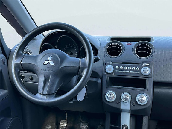 Mitsubishi Colt 14 of 20