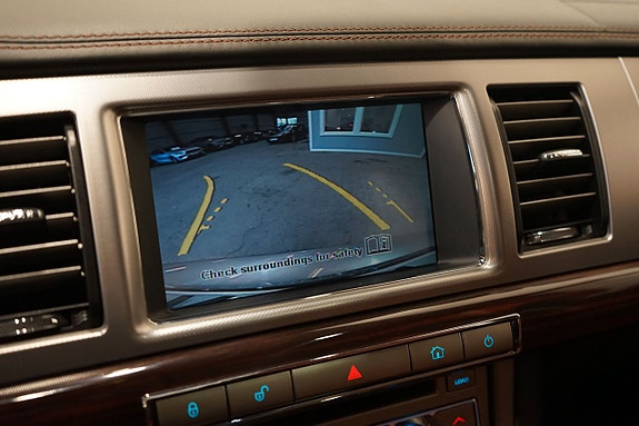 Jaguar XF 8 of 16