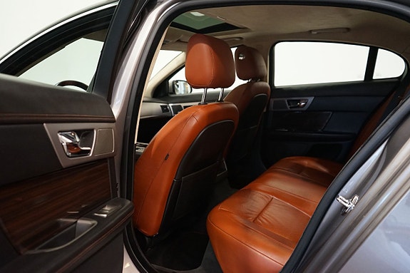 Jaguar XF 14 of 16