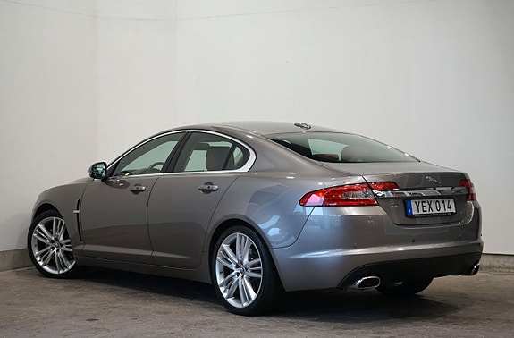 Jaguar XF 3 of 16