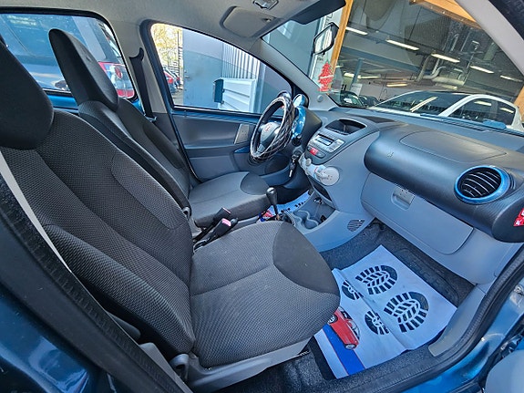 Toyota Aygo 8 of 11
