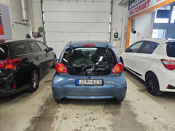 Toyota Aygo 7 of 11
