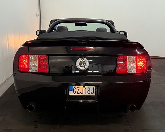 Ford Mustang 12 of 19
