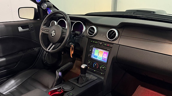 Ford Mustang 16 of 19