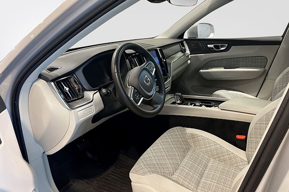 Volvo XC60 6 of 11